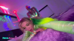 Captura de 'Christina Savoy Lights Up A Wild And Pulsing Afterparty!' nº 116
