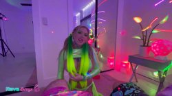 Captura de 'Christina Savoy Lights Up A Wild And Pulsing Afterparty!' nº 14
