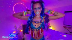 Captura de 'Neon Lights And Bass Drops As Madison Steel Takes Control!' nº 10