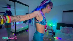Captura de 'Neon Lights And Bass Drops As Madison Steel Takes Control!' nº 1