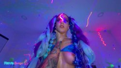 Captura de 'Neon Lights And Bass Drops As Madison Steel Takes Control!' nº 117