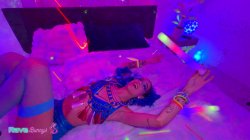 Captura de 'Neon Lights And Bass Drops As Madison Steel Takes Control!' nº 14