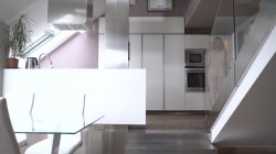 'GlamKore: Bare Breasted' screenshot nº 2