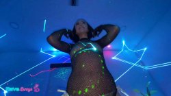 Captura de 'Slender Brunette Christina Sage Hooks The DJ In A Heated Session!' nº 19