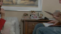 Captura de 'Lovely Teen Genna Enjoys Anal Doggy Pounding' nº 1