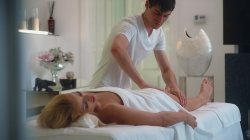 Captura de 'Greased Up MILFs Love Huge Cock' nº 45