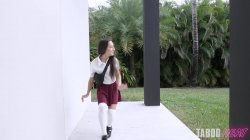 'Sneaky Coed: Stripped Bound and Owned' screenshot nº 1