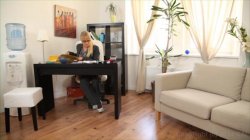 'His First MILF 5' screenshot nº 2