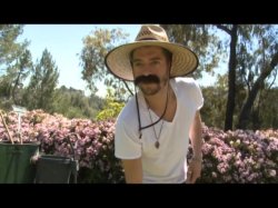 'Young Chicks Love Big Dicks 9' screenshot nº 3