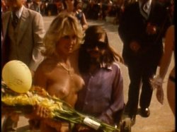 Captura de 'Consenting Adults' nº 16