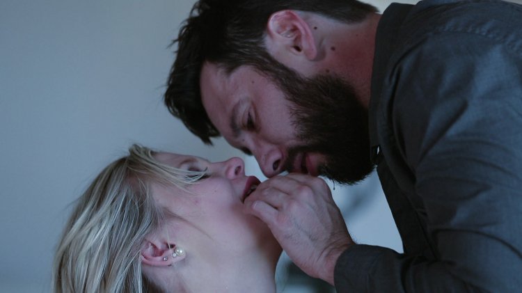 streaming porn video screenshot