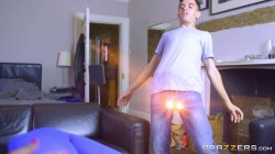 Captura de 'Brazzers Presents: The Parodies 7- Pornstar Go' nº 35