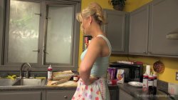 Captura de 'Creaming Pie Mrs. S gets her MILF holes banged by her son's friends!' nº 26