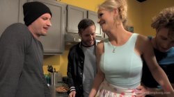Captura de 'Creaming Pie Mrs. S gets her MILF holes banged by her son's friends!' nº 31