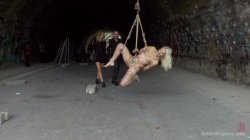 'Eager Blonde Nympho Needs All Her Holes Publicly Pounded' screenshot nº 19