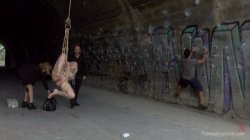 'Eager Blonde Nympho Needs All Her Holes Publicly Pounded' screenshot nº 28