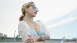 Captura de 'Stacy and Friends Spend the Day on a Boat Playing and Fucking' nº 3
