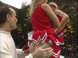 'Young Cheerleaders Swap N' Swallow 2' screenshot nº 70