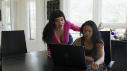 Captura de 'Lesbian Hotwives 3' nº 94