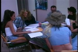 Captura de 'Farmer's Daughters Do Hollywood' nº 16