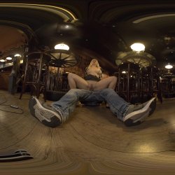 Captura de 'Barmaid Fucked in the Pub' nº 30