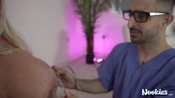 Captura de 'Supersize My Tits' nº 20