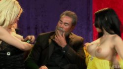 Captura de 'America's Favorite Commercials Gone Porn' nº 38