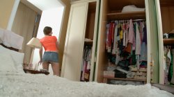 'Hairy Teen Lara Tries Anal' screenshot nº 1