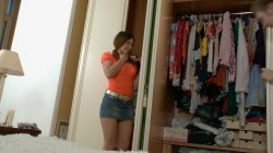 'Hairy Teen Lara Tries Anal' screenshot nº 2