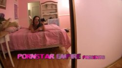 Captura de '1 Girl 1 Camera' nº 1