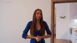 Captura de 'Hotel Manager Needs To Clean Client's Dick To Keep Her Job' nº 19