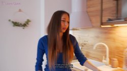 Captura de 'Hotel Manager Needs To Clean Client's Dick To Keep Her Job' nº 9