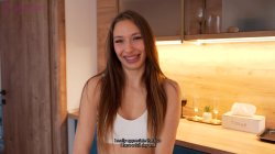 Captura de 'Horny Tenant Wants Landlord To Creampie Her Pussy' nº 22