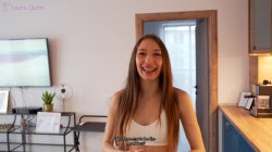 Captura de 'Horny Tenant Wants Landlord To Creampie Her Pussy' nº 3
