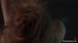 Captura de 'Arms & Legs Tied, Lea Becomes Chanel's Pussy Eating Slave!' nº 70