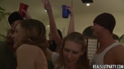 Captura de 'Real Slut Party 16' nº 65