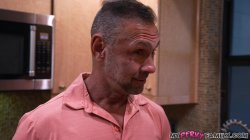Captura de 'Black Friday Deals For Stepdad' nº 10