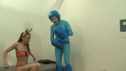 Captura de 'Mega Man Vs Cut Man Cosplay Femdom Ballbusting Sex Parody With Norah Nova' nº 86