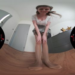 'Layered Nylon Seduction' screenshot nº 9