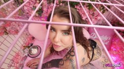 Captura de 'Pink Room Ep. 19 Eden Ivy is an Anal Fucktoy Deepthroat Slut' nº 23