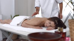 'Beautiful Babe Came For A Massage And Got Anal' screenshot nº 15