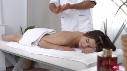 'Beautiful Babe Came For A Massage And Got Anal' screenshot nº 20