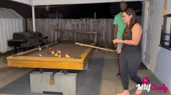 Captura de 'MilfCandy: Samantha loses at Pool and takes long BBC' nº 1