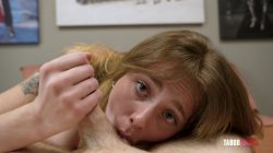 Captura de 'Lucy Foxx in Christmas with Step Daughters Best Friend' nº 14