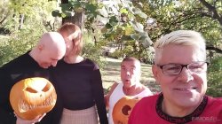 Captura de 'Dolly Dyson No Nut November Part 1 - Double Penetration Threesome While Cuckold Partner Cries' nº 16