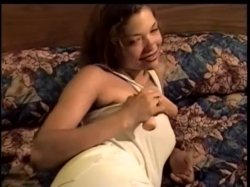 Captura de 'Reel Life Videos 50 - Natural, Pregnant And Starting To Show' nº 13