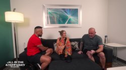 Captura de 'Wife Cheats With My StepBrother Personal Trainer' nº 26