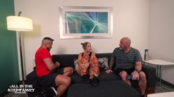 Captura de 'Wife Cheats With My StepBrother Personal Trainer' nº 29