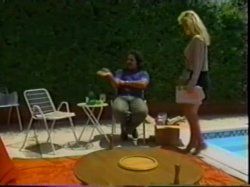 Captura de 'Nothing But Girls Girls Girls' nº 2