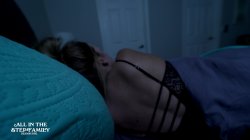 Captura de 'StepSon Scared Of Thunder Hops Into StepMom's Bed' nº 29